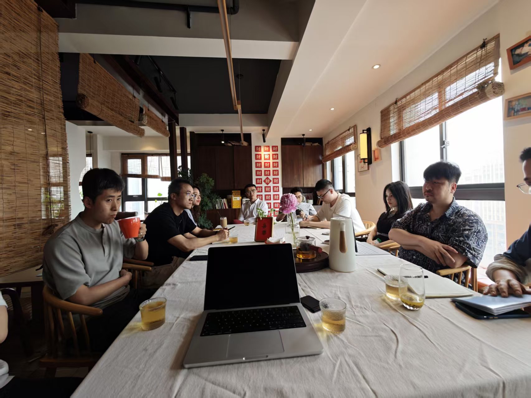 周六 AI 轻沙龙：AI 工具经验交换 + 转型困惑开放聊
