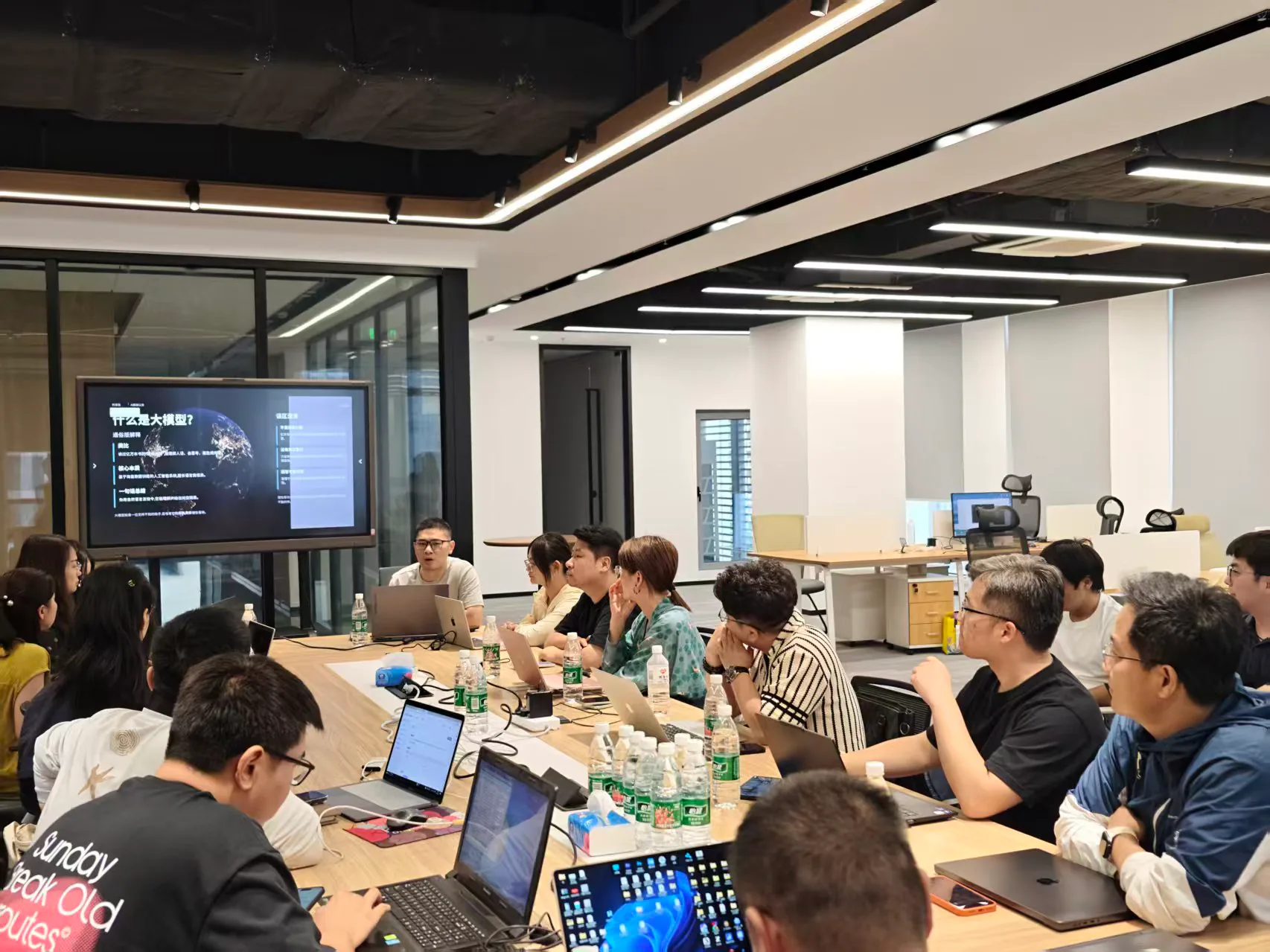 人人都能用的 AI 助手：大模型与 AI Agent 基础培训